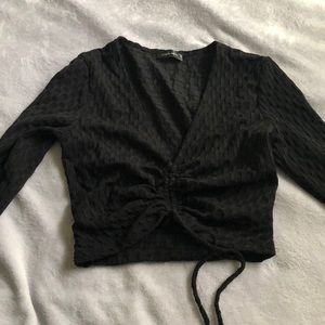 Black long sleeve v neck crop top